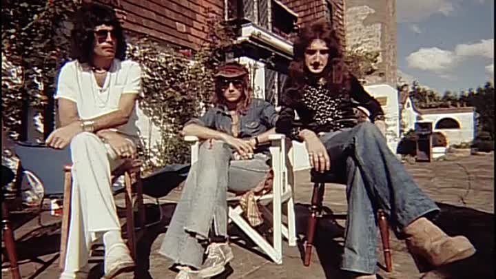 QUEEN- Lazing On A Sunday Afternoon
