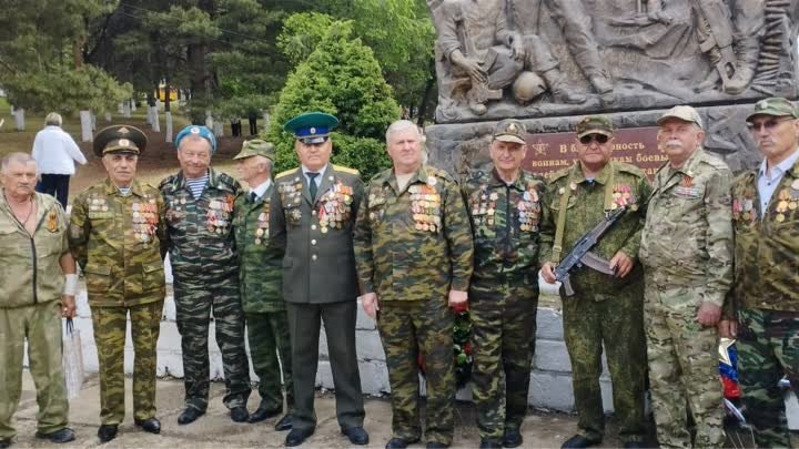 Ветераны Кавказской ветеранской  организации на открытии памятника