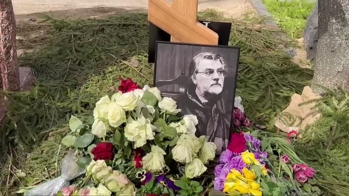 Неожиданные изменения на могиле Александра Ширвиндта _ Новодевичье кладбище 25 а