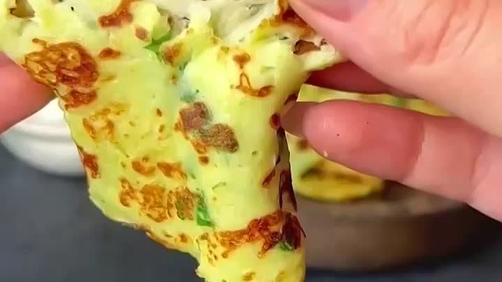 😋Кабачково -  сырные блины 🧀🍃🥞