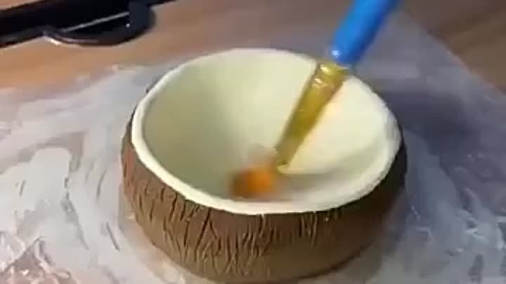 Глиняная шкатулка в виде кокоса