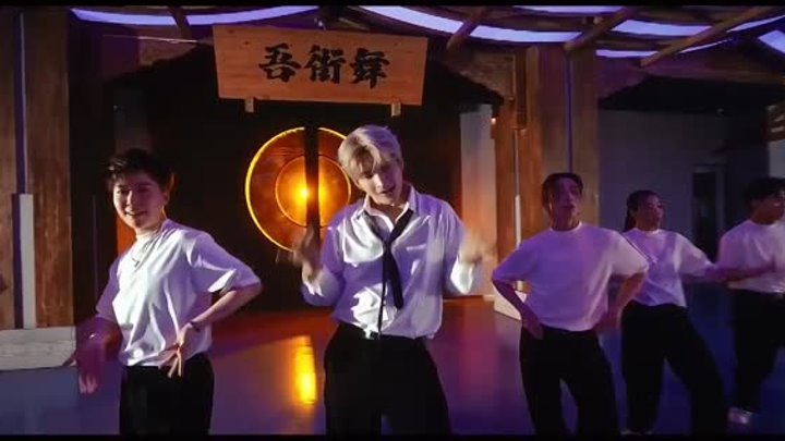 Zhang Yuan (張遠) – Moonlight (月光閃) [Dance Video]