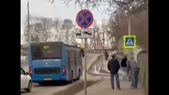Драка пассажиров московского автобуса по поводу теракта в "Крок ...
