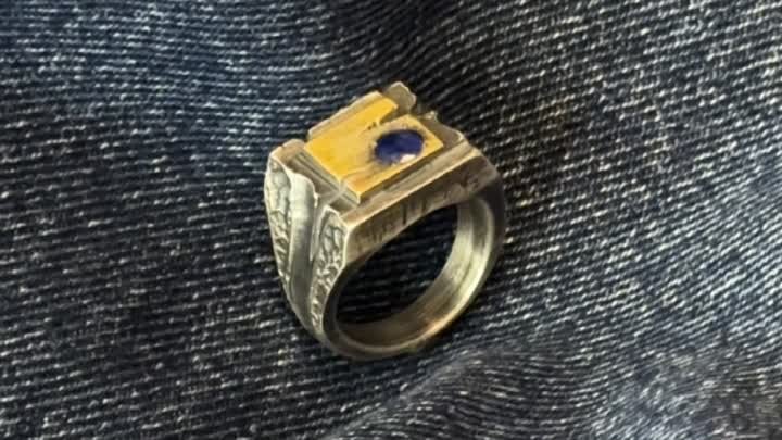 Стильное кольцо с сапфиром унисекс от Галереи Самоцветов
