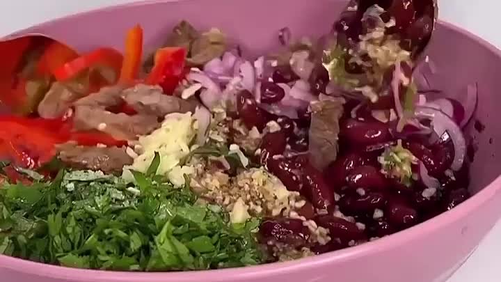 Вкуснейший салат с говядиной как полноценный ужин