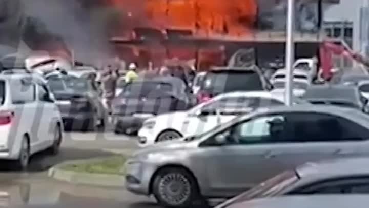🔥✈️ В Минводах рядом с аэропортом 17 мая загорелось кафе 