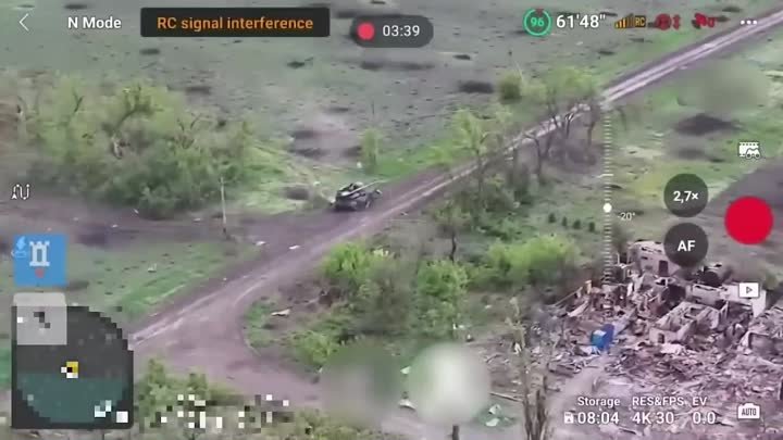 Три Т-90М ворвались в село