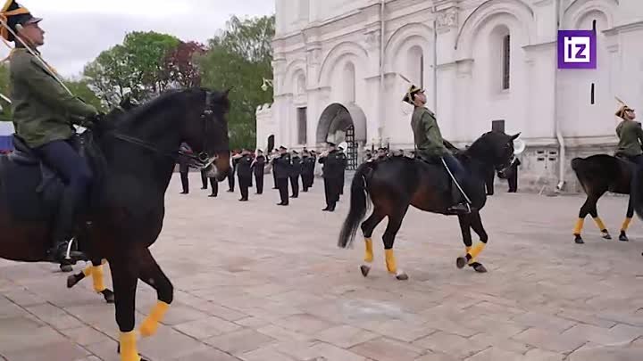 На Соборной площади проходит репетиция парада к инаугурации президен ...