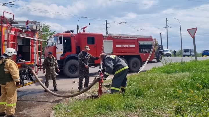 Три человека погибли и четверо пострадали при пожаре в луганском Кра ...
