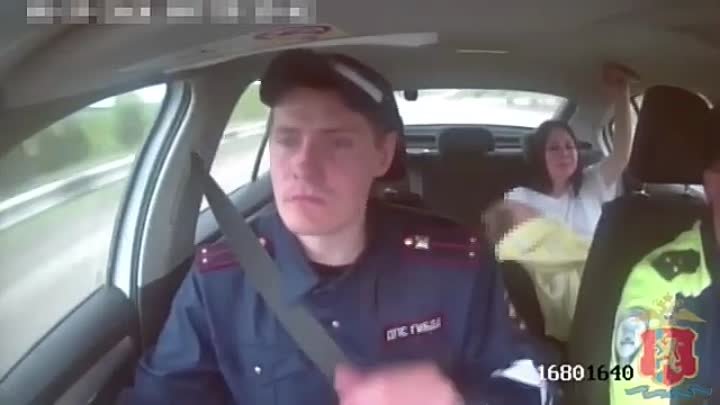 Полицейские Красноярского края помогли доставить в больницу потерявш ...