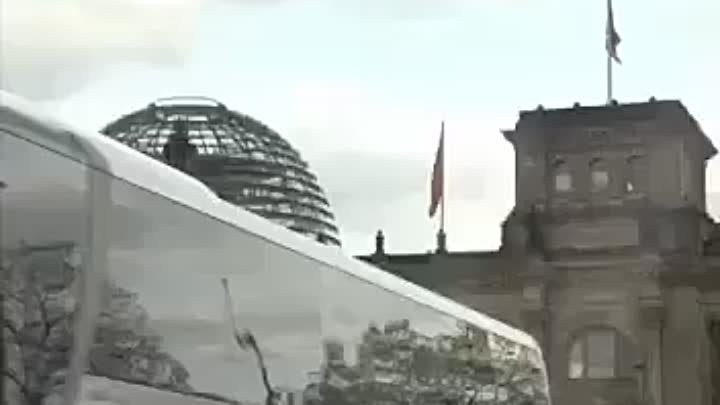 Знамя Победы опять над Рейхстагом