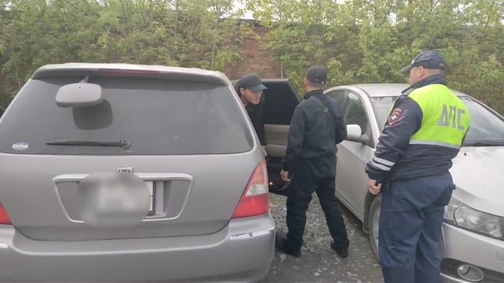 Инспекторы ДПС Ачинска задержали нелегалов