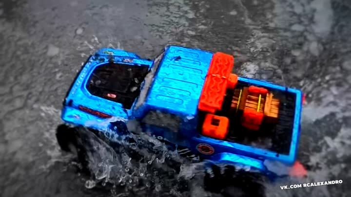 Slow motion Crossrc Jeep