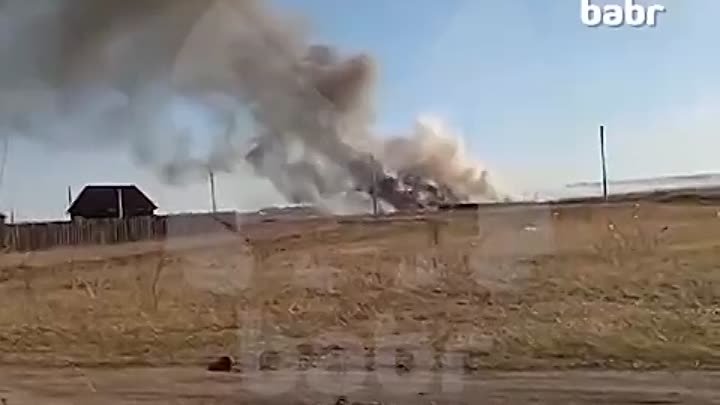 Пожар от пала травы подбирается к жилым домам в Чите