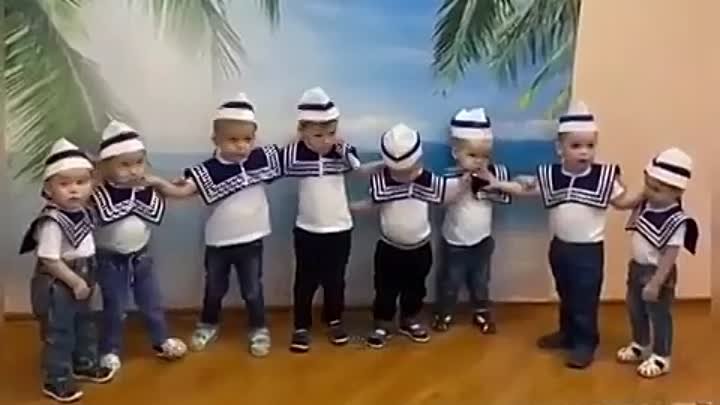 Танец маленьких морячков.