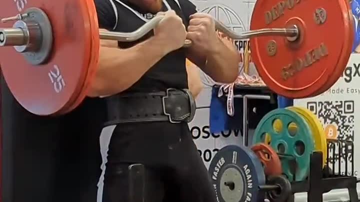 Олег Сакович поднимает на бицепс 115 кг! 