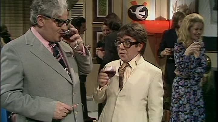 The Two Ronnies - S02E03 - Episode 3 (30 September 1972)