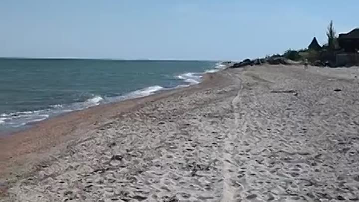 Блогер показала как сейчас выглядит море и пляж на Белосарайской косе