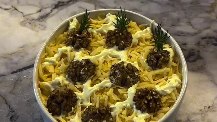 Салат с копченной курицей и ананасами 🍍  ( рецепт )