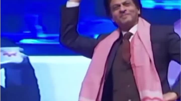 Иранский танец в исполнении Shahrukh Khan 🤗🥰😍🤩👏👏👏👏