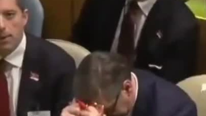 Президент Сербии Вучич не смог сдержать слезы