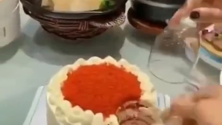 Нарезаем тортик