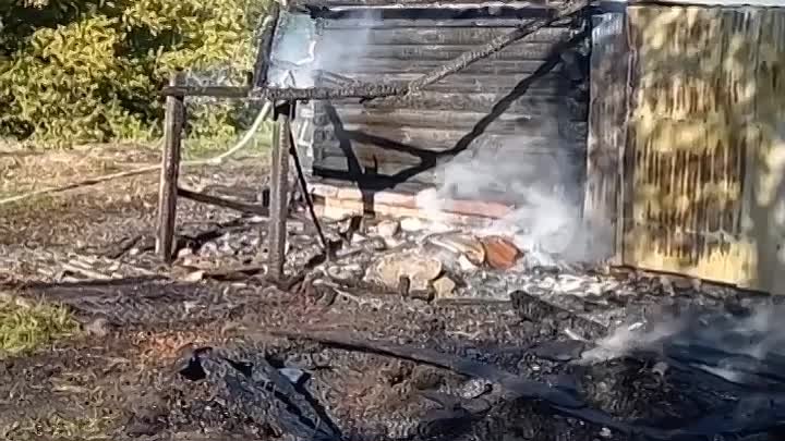 Пожар в деревянном доме в Тюмени
