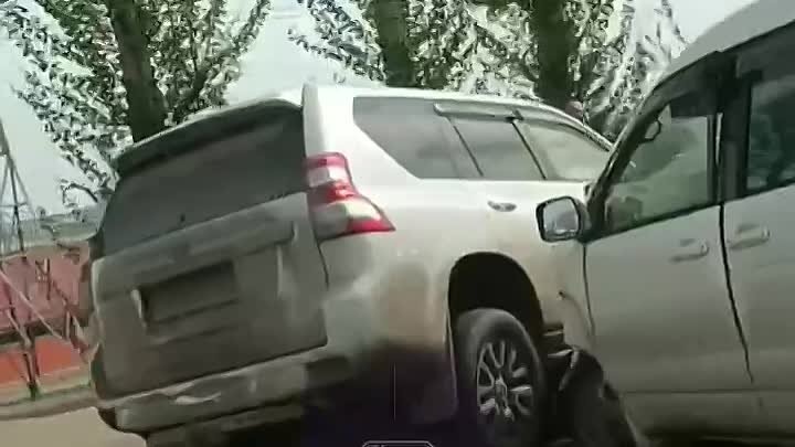 В Красноярске в аварии из 5 машин пострадали 2 человека