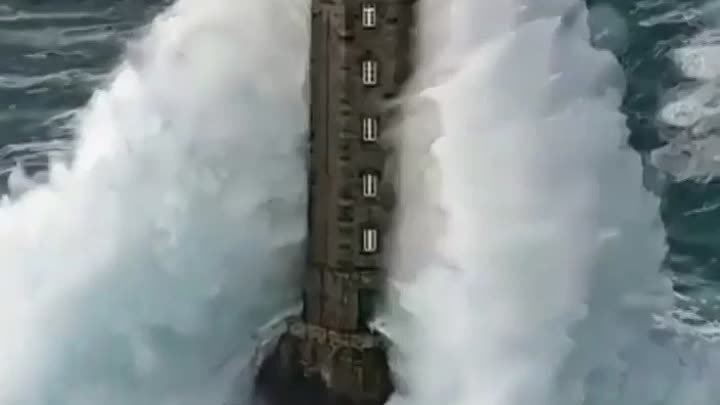 Страшно красиво 🌊