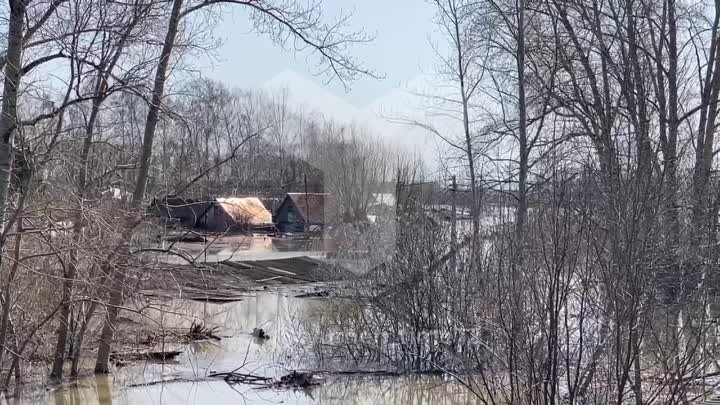 Дома и постройки по крышу в воде