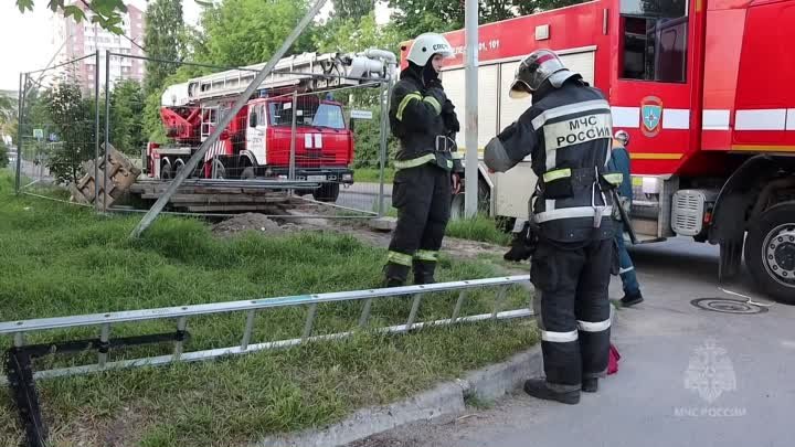 В Калининграде сотрудники МЧС России спасли мужчину от суицида
