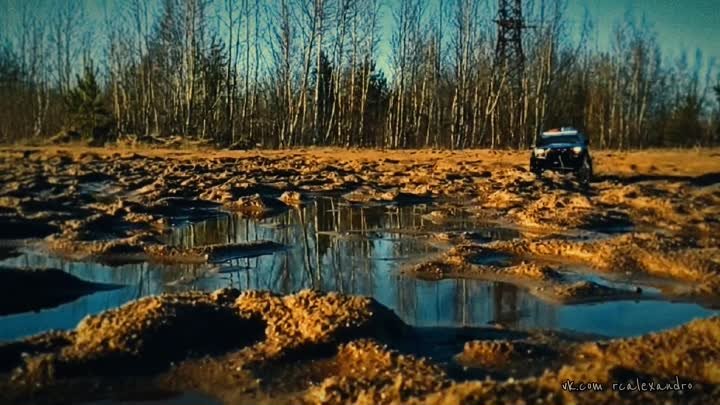 Jeep Cherokee slow off-road driving