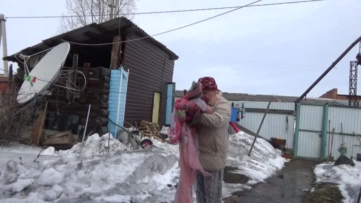 Она в дом, а я её на веревки