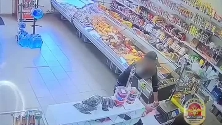 В Усть-Мане пьянчуга воткнул нож в прилавок магазина, чтоб украсть б ...