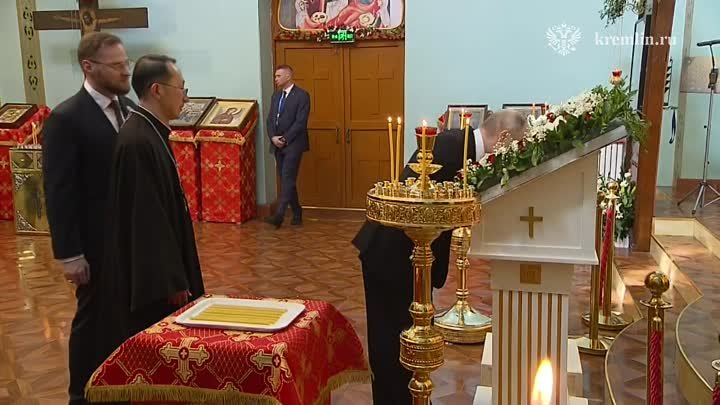 Владимир Путин в Харбине посетил действующий православный храм Покро ...