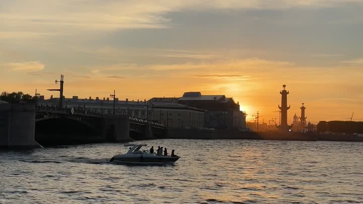 Очаровательный летний Петербург в июне - Дворцовая набережная