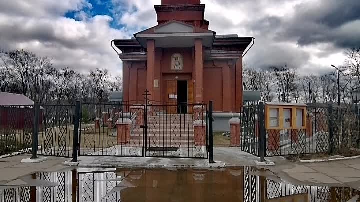 Красив и светел православный храм...