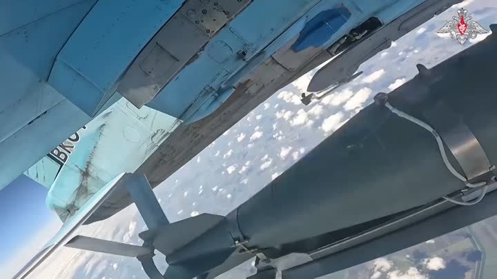 Экипажи Су-34 нанесли удар по опорному пункту и живой силе противника.