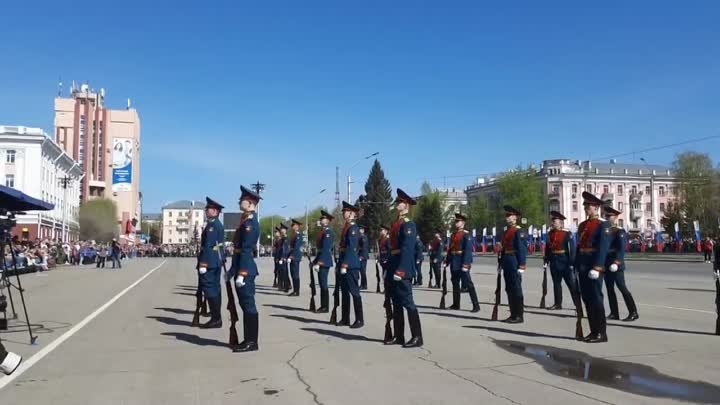 На площади Советов в Барнауле прошел плац-парад