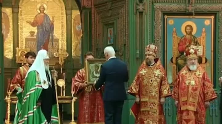Патриарх Кирилл подарил Андрею Белоусову старинный образ Тихвинской  ...