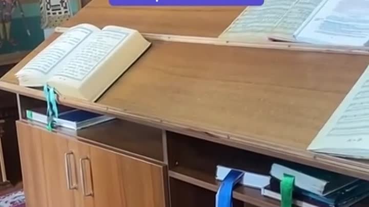 На Украине священник отказался отпевать умершую мать тэцэкашника.MP4
