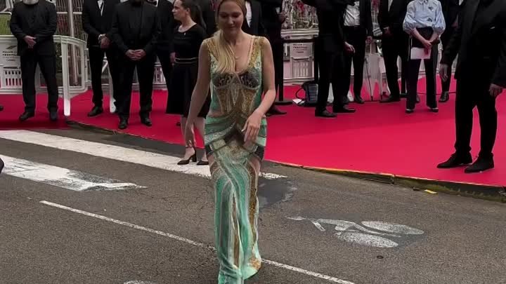 #Cannesfilmfestival  #Meryemuzerlimeryem