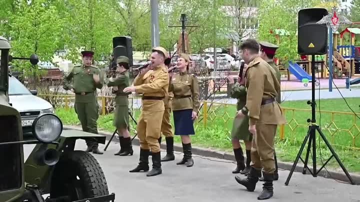 Во Власихе поздравили ветерана ВОВ с Днем Победы