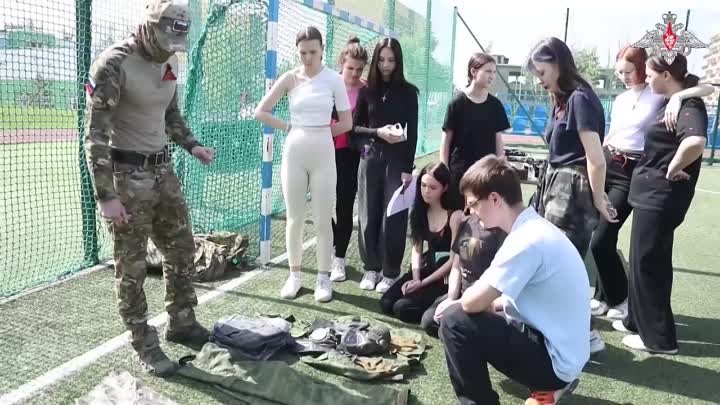 Военнослужащие ВВО провели занятия со школьникими