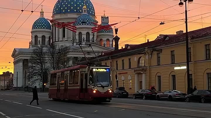 Красочный майский закат в Петербурге