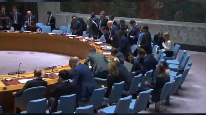 Члены Совбеза ООН почтили минутой молчания память погибшего президен ...