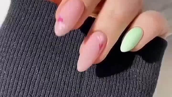 Видео от Маникюр - дизайн ногтей