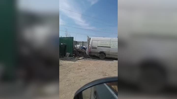 Волгоградцы застали с поличным двух мусорных диверсантов на «Газелях»