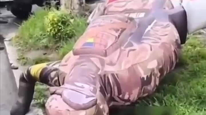 Надувной солдат предал Украину