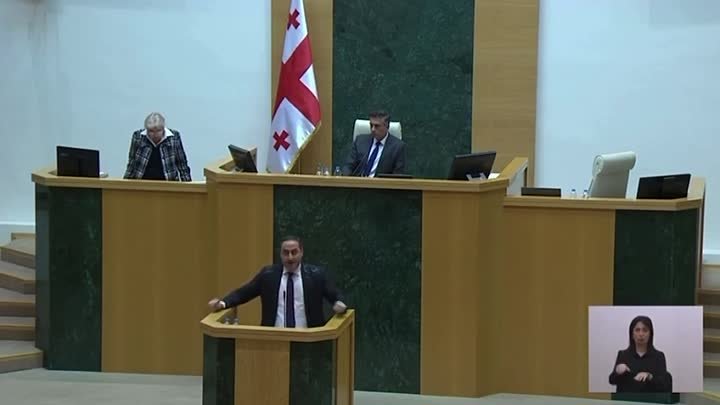 Грузинскому оппозиционеру плеснули водой в лицо: обсуждение закона о ...
